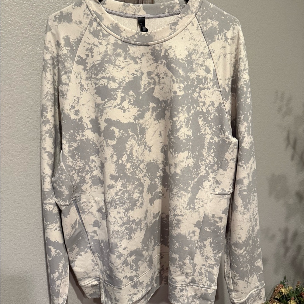 lululemon athletica Gray and White Patterned Sweatshirt